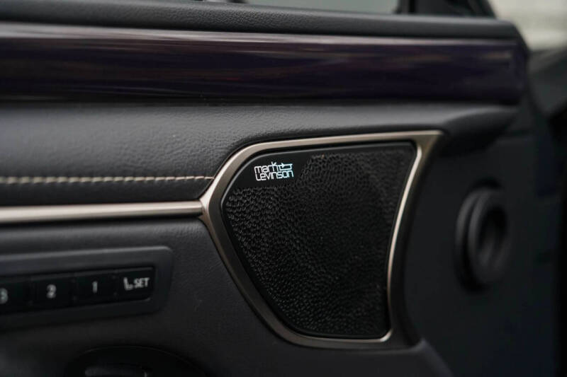 2020 Lexus ES 300h Ultra Luxury