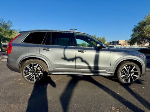 2020 Volvo XC90 T6 Momentum 6-Passenger