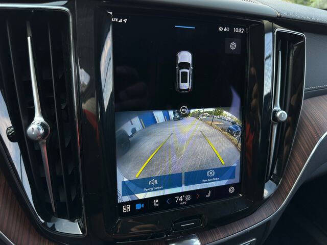 2023 Volvo XC60 B5 Ultimate Bright Theme