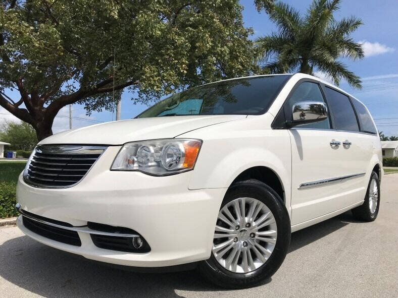 2013 Chrysler Town and Country for sale at DS Motors in Boca Raton FL