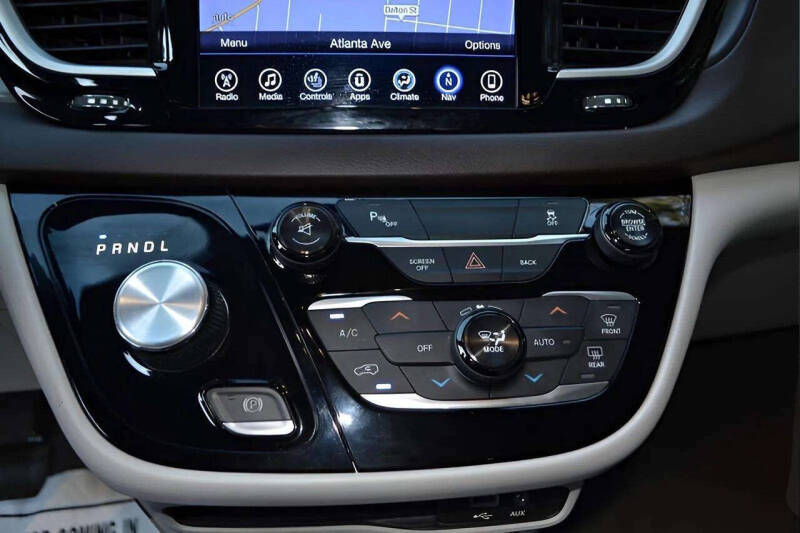 2017 Chrysler Pacifica Touring-L