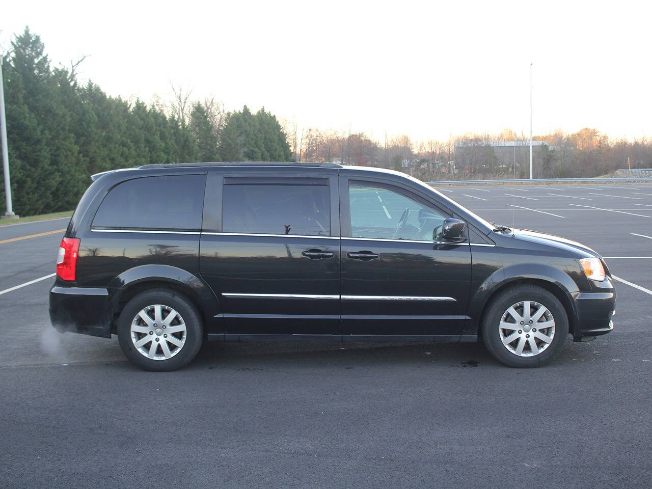 2015 Chrysler Town & Country Touring photo 12