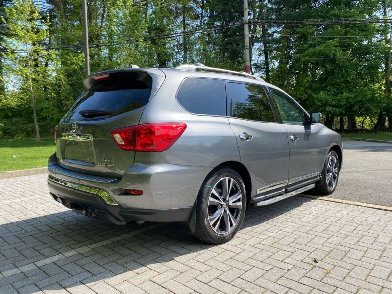 2020 Nissan Pathfinder Platinum photo 10