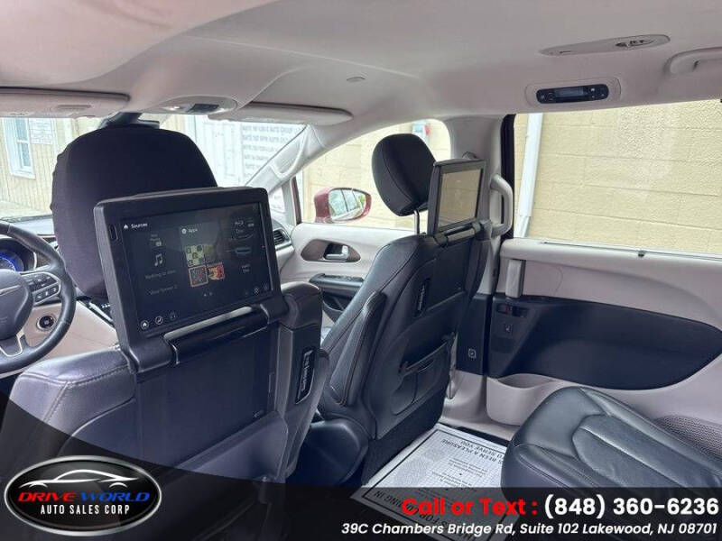 2017 Chrysler Pacifica Touring-L Plus
