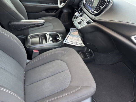 2024 Chrysler Pacifica Touring