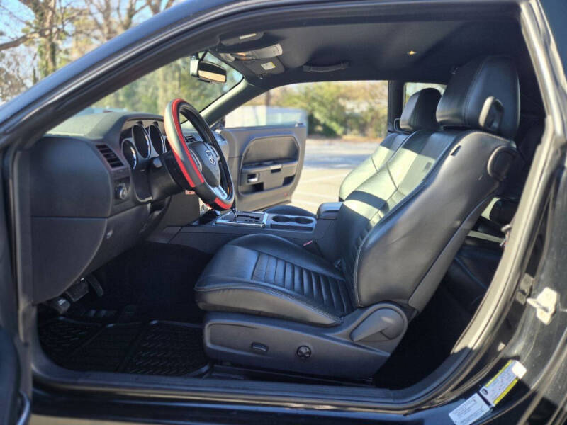 2013 Dodge Challenger SXT Plus