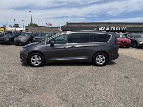 2017 Chrysler Pacifica Touring-L Plus