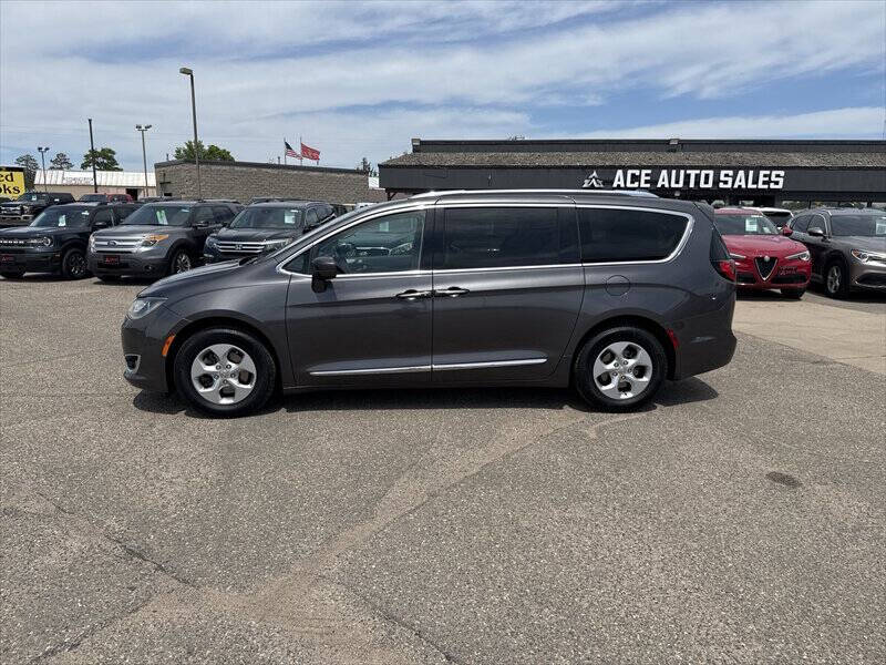 2017 Chrysler Pacifica Touring-L Plus