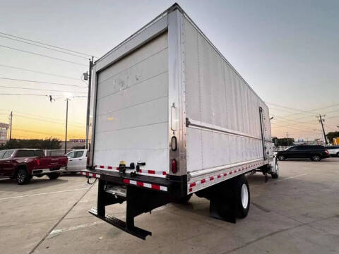 2017 Freightliner M2 106