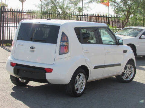 2011 Kia Soul +