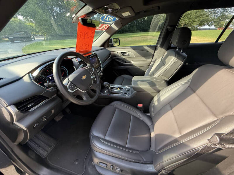 2023 Chevrolet Traverse LT Leather