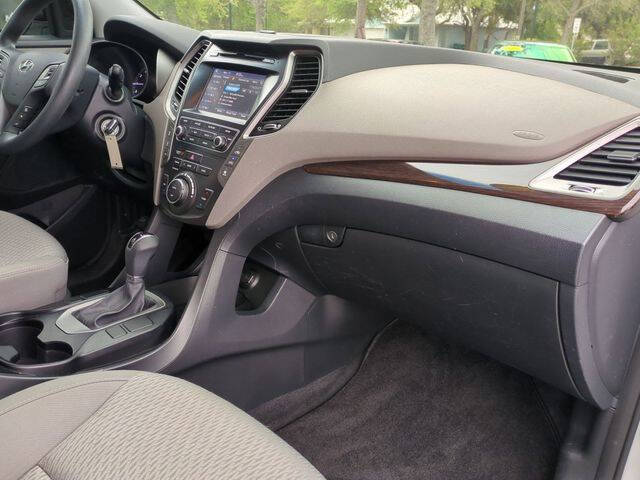 2018 Hyundai Santa Fe SE