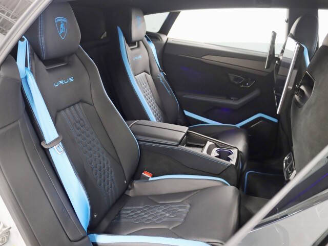 2023 Lamborghini Urus Performante