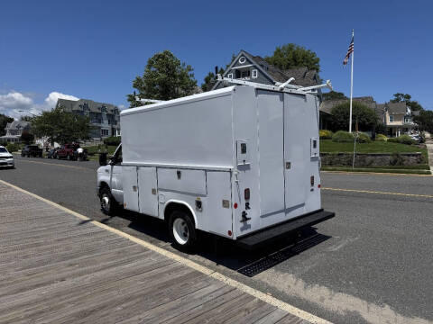 2024 Ford E-Series E-350 SD