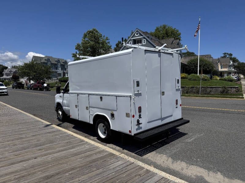 2024 Ford E-Series E-350 SD