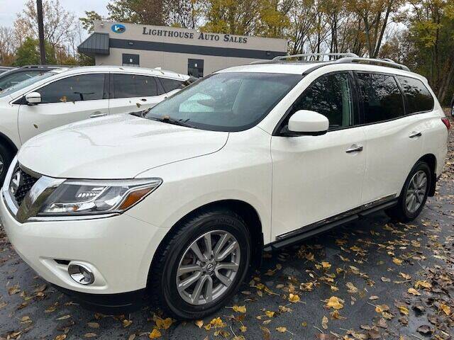 2016 Nissan Pathfinder for sale at Lighthouse Auto Sales in Holland MI