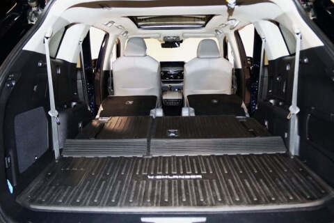 2021 Toyota Highlander Hybrid Platinum