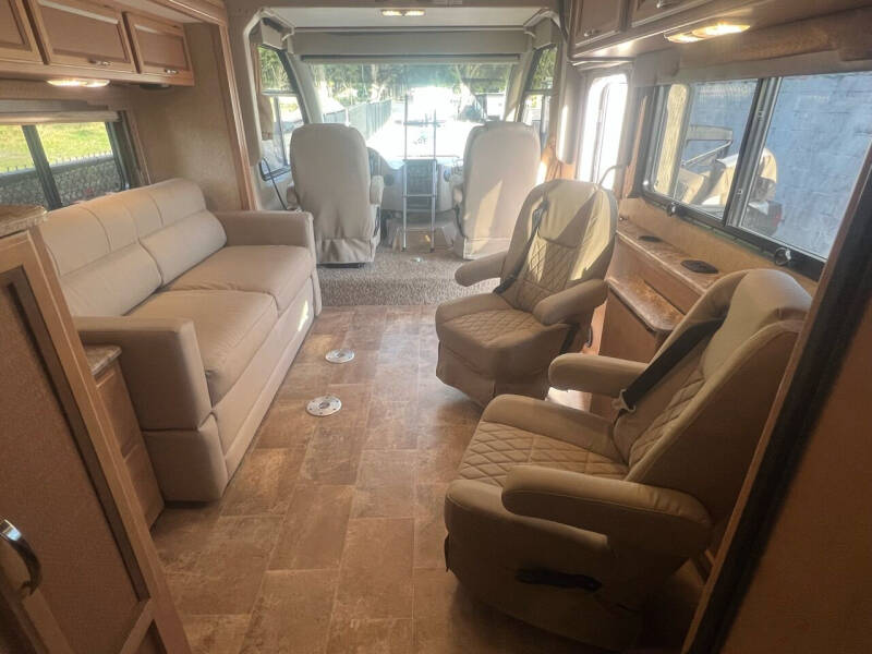 2015 Thor Industries AXIS for sale at Florida Coach Trader, Inc. in Tampa FL