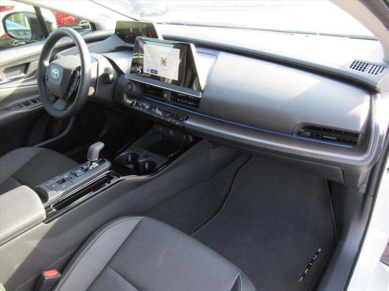 2025 Toyota Prius XLE