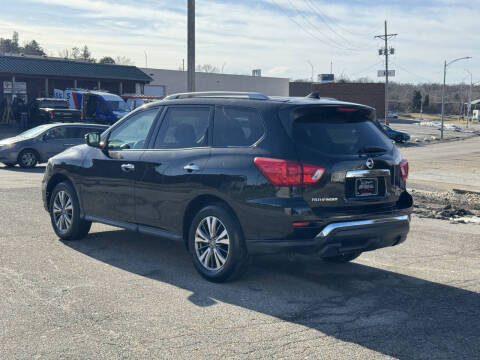 2020 Nissan Pathfinder SV