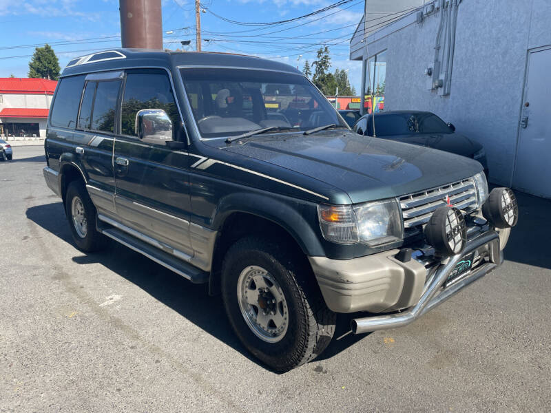 1991 Mitsubishi Pajero for sale at APX Auto Brokers in Edmonds WA
