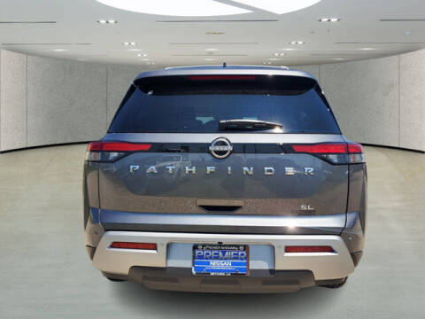 2024 Nissan Pathfinder SL