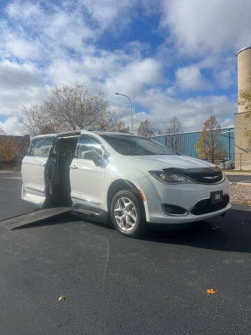 2017 Chrysler Pacifica Touring Plus