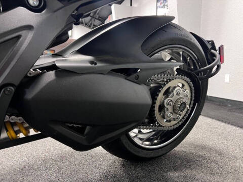 2012 Ducati Diavel Carbon Series