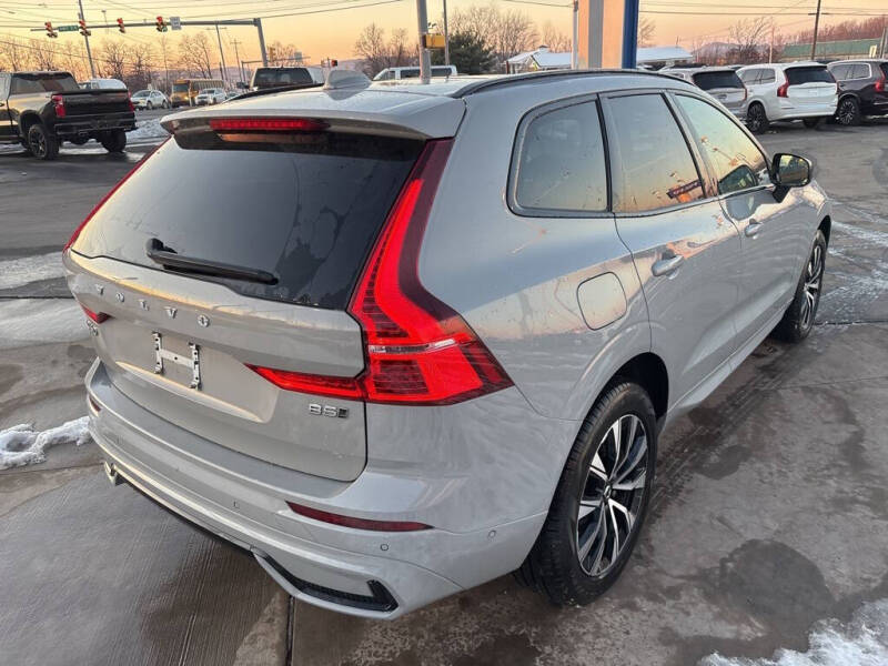 2025 Volvo XC60 B5 Plus Dark Theme