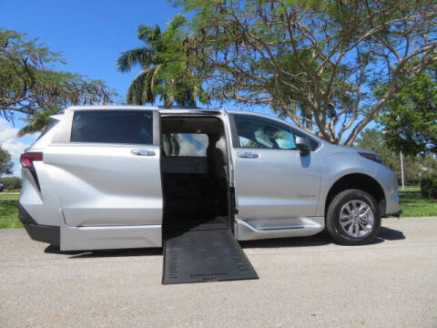 2025 Toyota Sienna XLE 8-Passenger