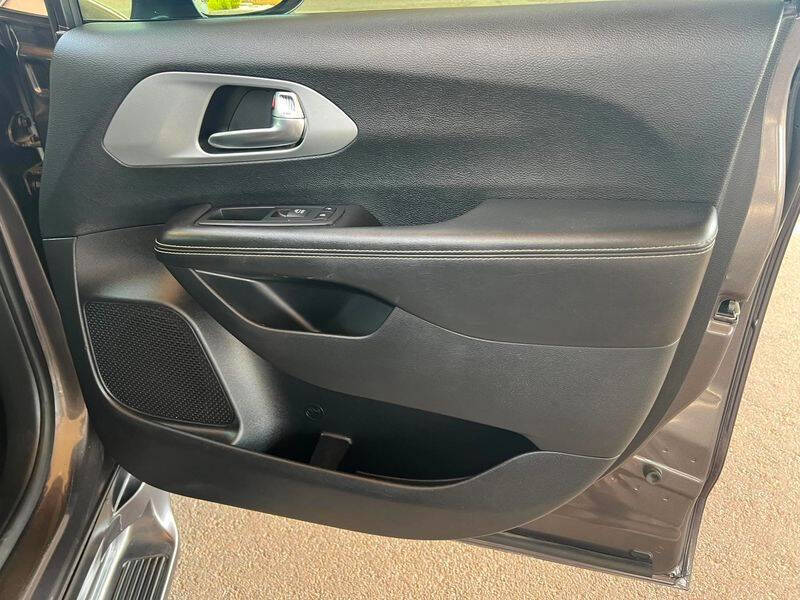 2020 Chrysler Pacifica Touring L