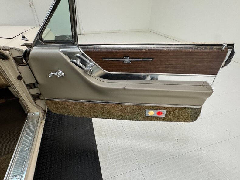 1964 Ford Thunderbird