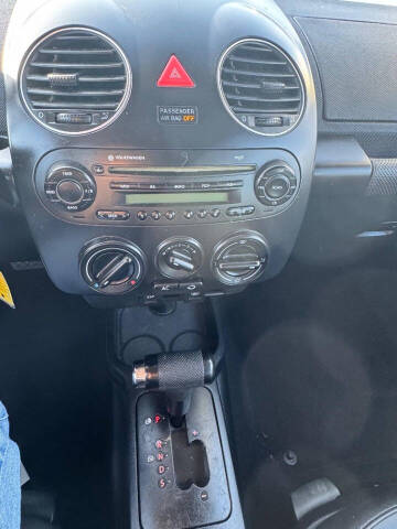 2010 Volkswagen New Beetle Base PZEV