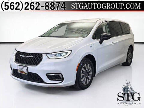 2024 Chrysler Pacifica Plug-In Hybrid Select