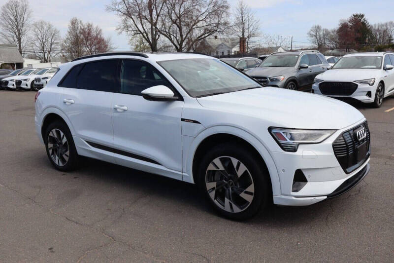 2021 Audi e-tron quattro Premium