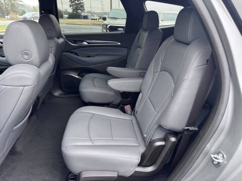 2023 Buick Enclave Essence