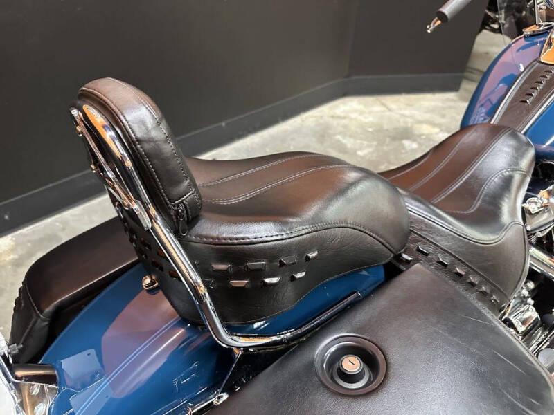 2021 Harley-Davidson FLHC - Heritage Classic
