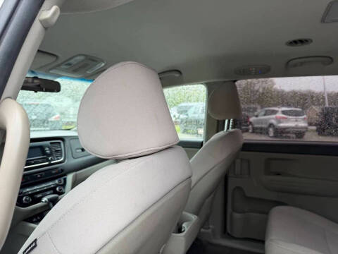 2018 Kia Sedona L