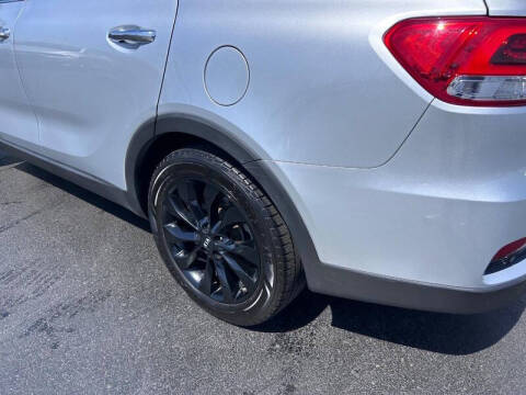 2019 Kia Sorento S V6