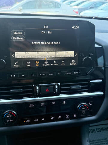 2023 Nissan Pathfinder SL