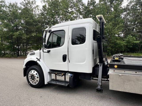 2017 Freightliner M2 106