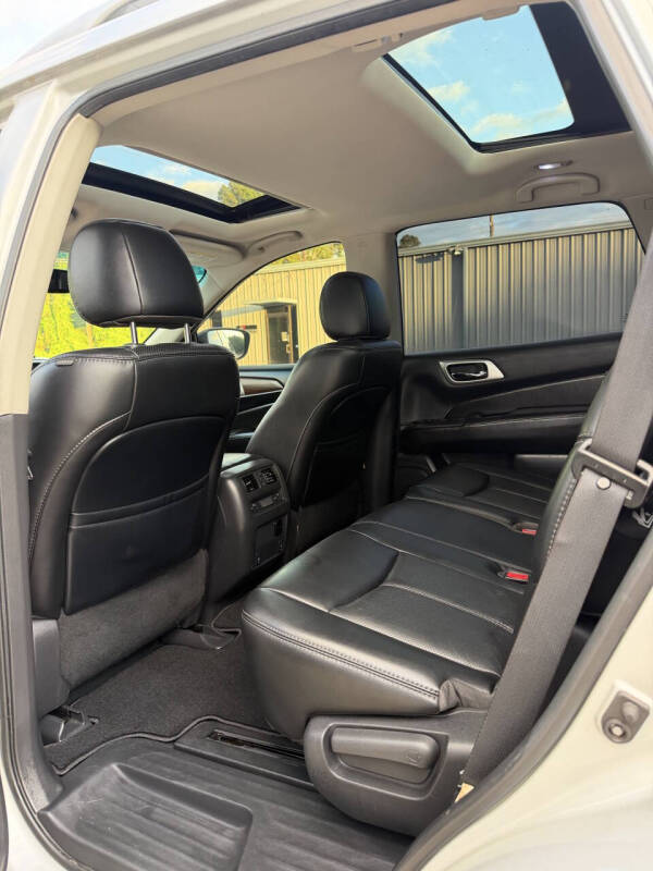 2017 Nissan Pathfinder Platinum