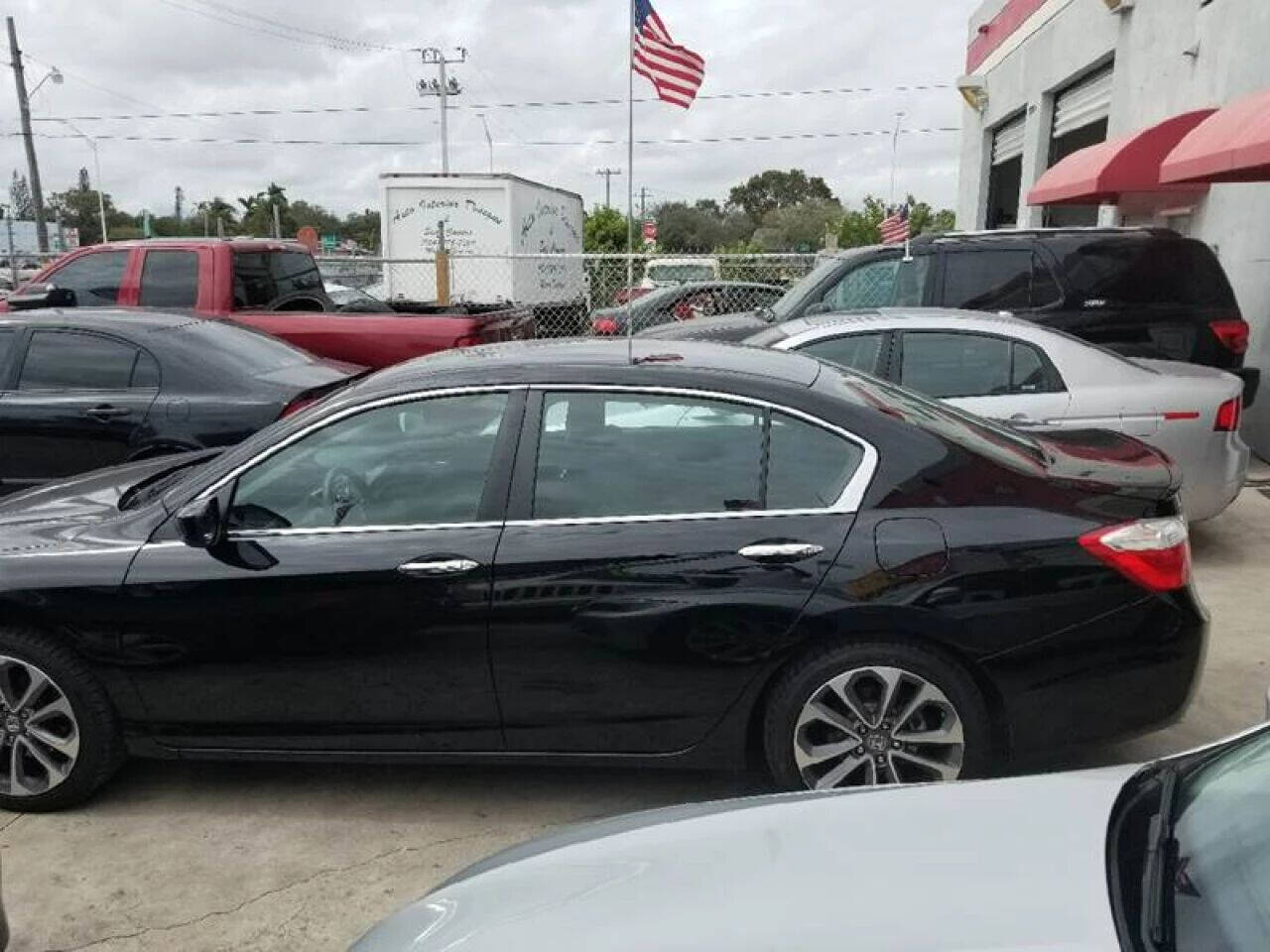 2015 HONDA Accord Sedan - $10,995