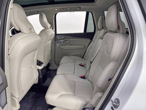 2023 Volvo XC90 Recharge T8 Ultimate Dark Theme