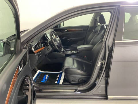 2018 Kia Cadenza Technology