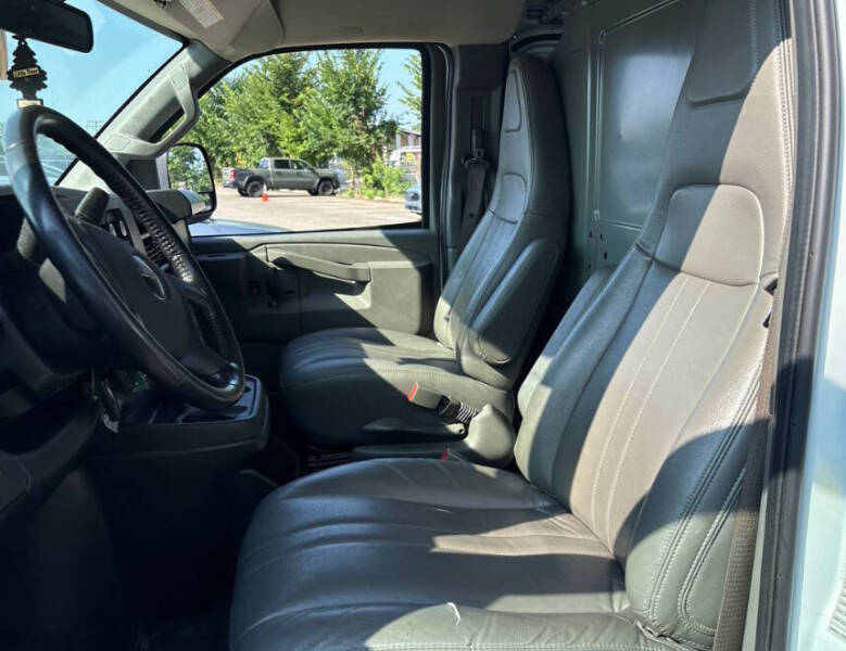 2023 GMC Savana 2500