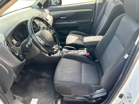 2016 Mitsubishi Outlander ES