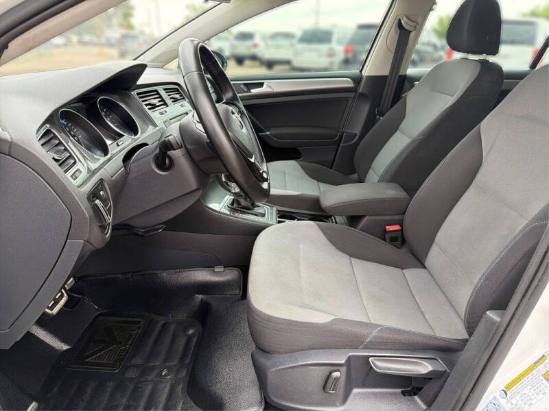 2016 Volkswagen e-Golf SE