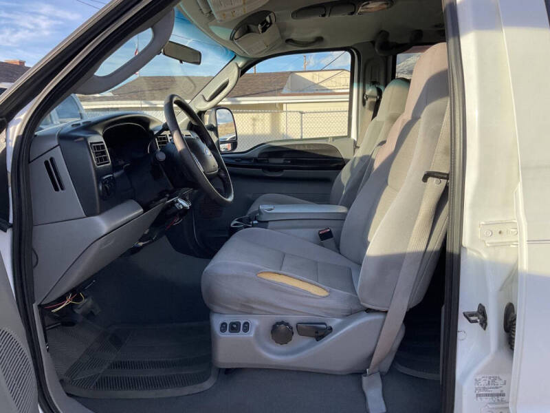 2005 Ford Excursion XLT