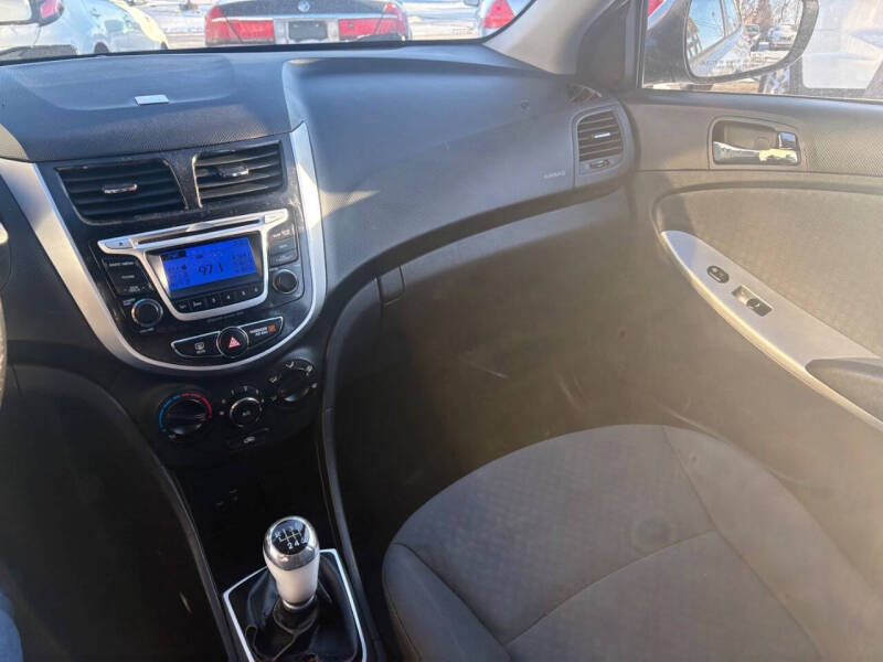 2014 Hyundai Accent SE